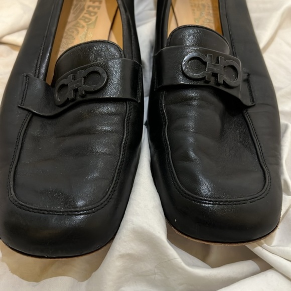 SALVATORE FARRAGAMO Leather Loafers 38.5/8.5 NARROW - Picture 3 of 4
